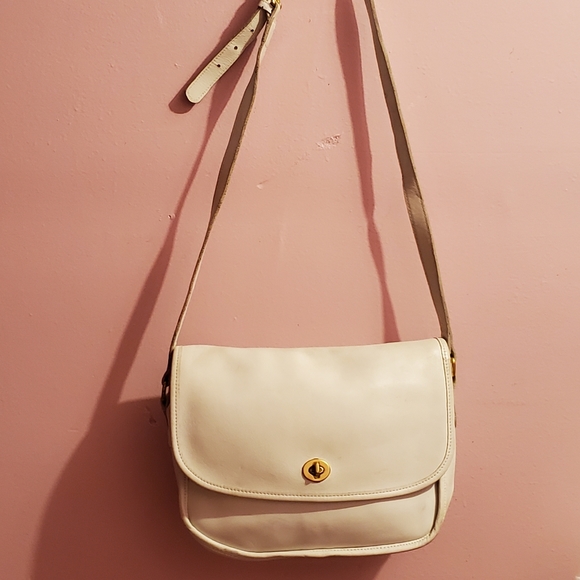 Vintage coach legacy  crossbody leather bag - Picture 4 of 10